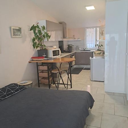 Chez Sabine Et Pascal Apartment Мейзио Екстериор снимка