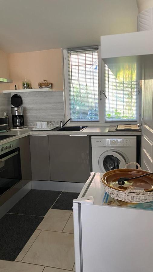Chez Sabine Et Pascal Apartment Мейзио Екстериор снимка
