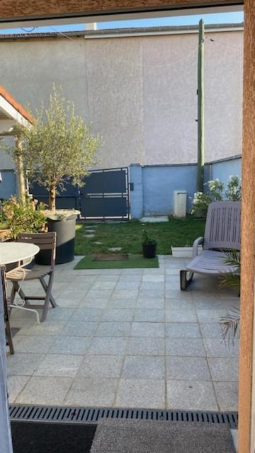 Chez Sabine Et Pascal Apartment Мейзио Екстериор снимка