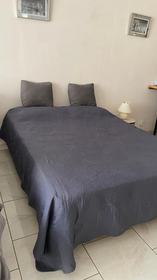 Chez Sabine Et Pascal Apartment Мейзио Екстериор снимка