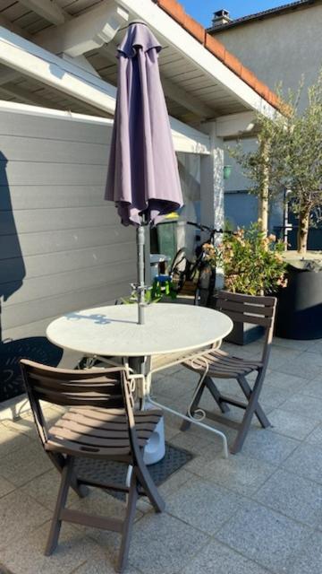 Chez Sabine Et Pascal Apartment Мейзио Екстериор снимка